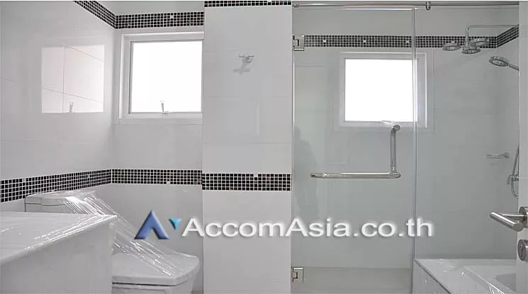 14  Office Space For Sale in Silom ,Bangkok BTS Sala Daeng AA13149